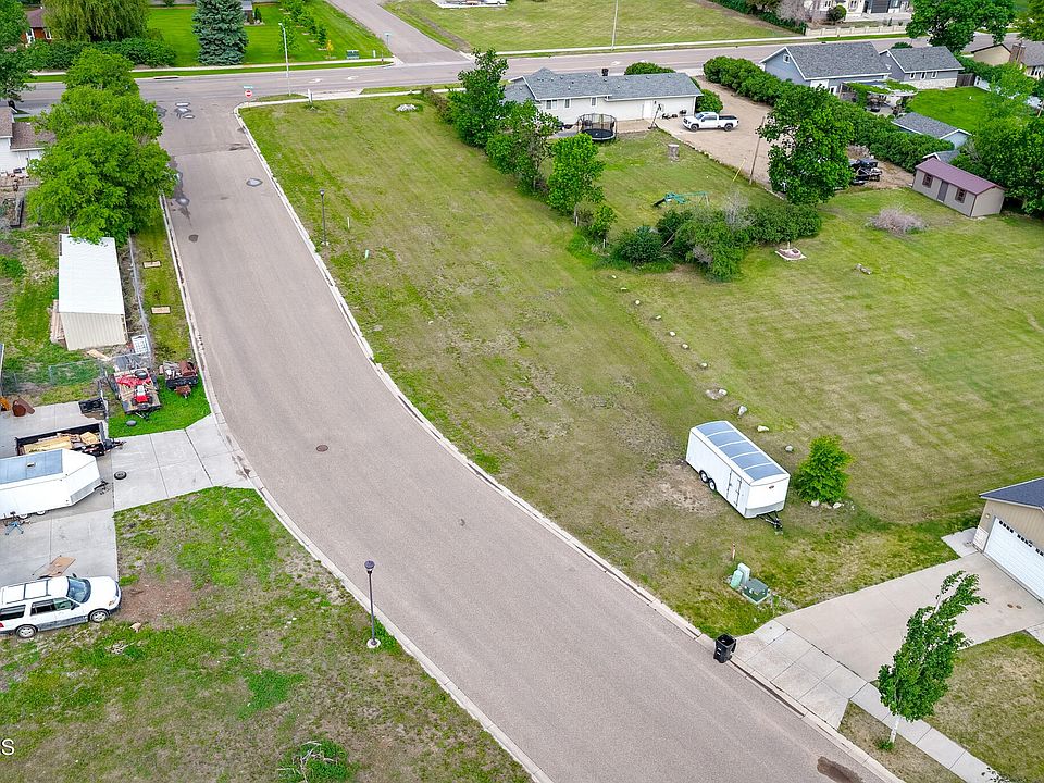 2nd image of 40th St E