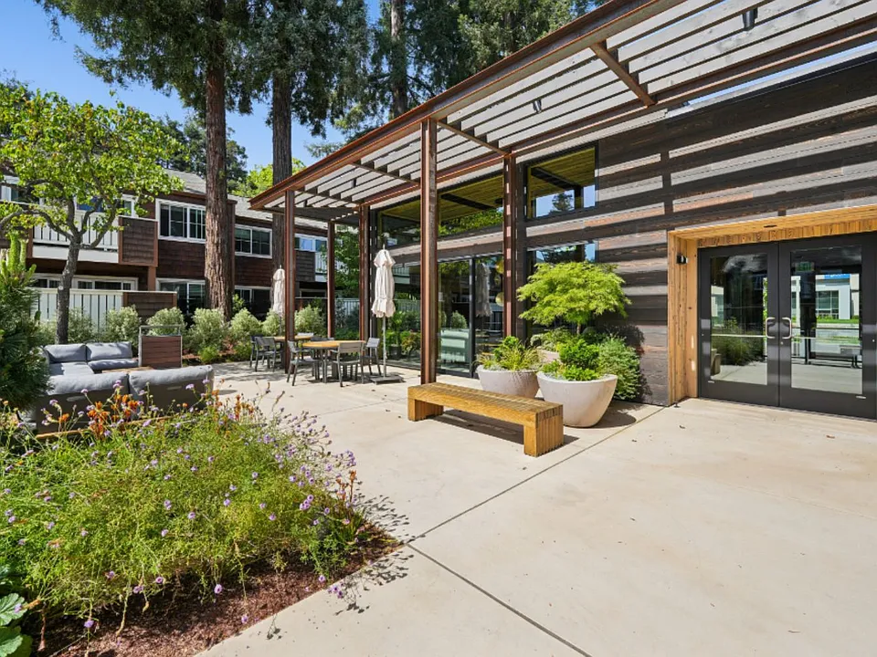 Peartree Apartments