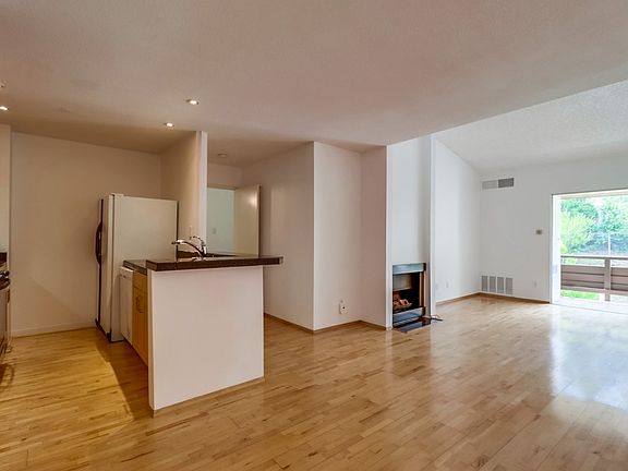 4th image of 1621 Hotel Cir S Unit E311