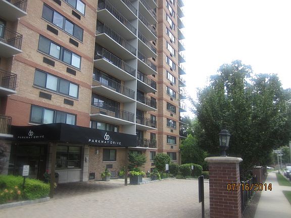 3rd image of 60 Parkway Dr E APT 5C