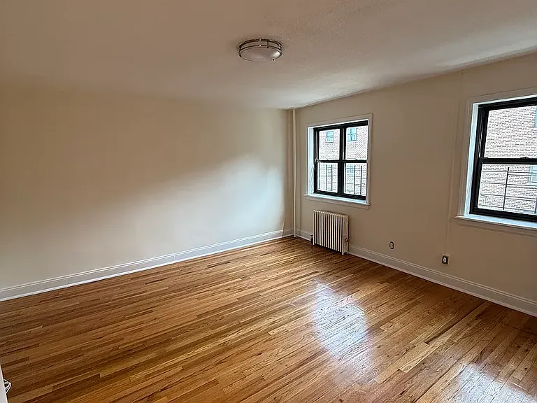 20-72 26th St #1C — Photo 1
