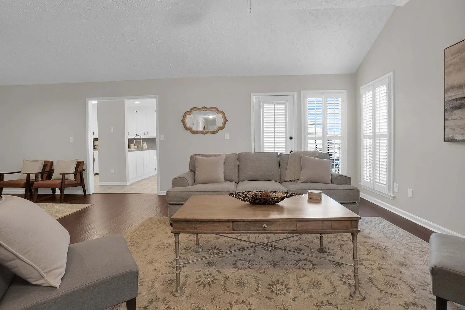 2 bed, 2.0 bath, 1420 sqft, $5,280 — Photo 4