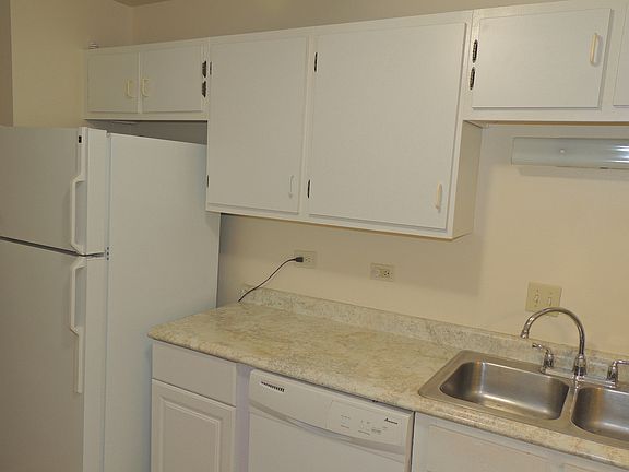 2nd image of 1000 Bayside Dr Unit 308