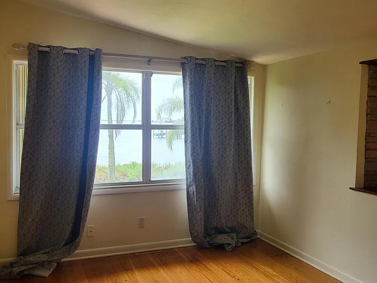 1333 Worth Ct NE — Photo 12