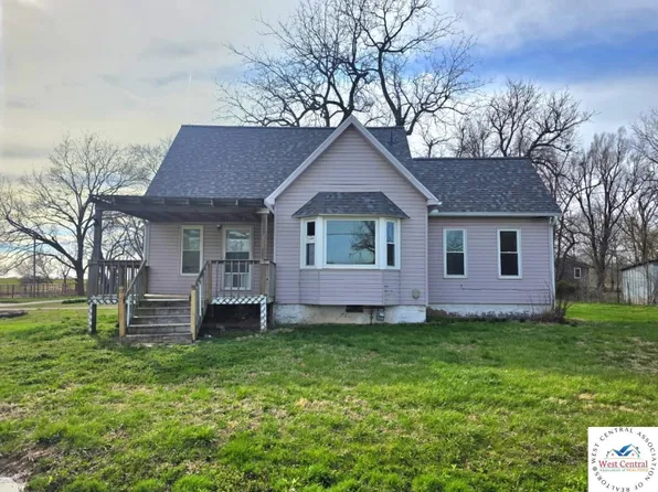 422 S Graham St, Leeton, MO 64761