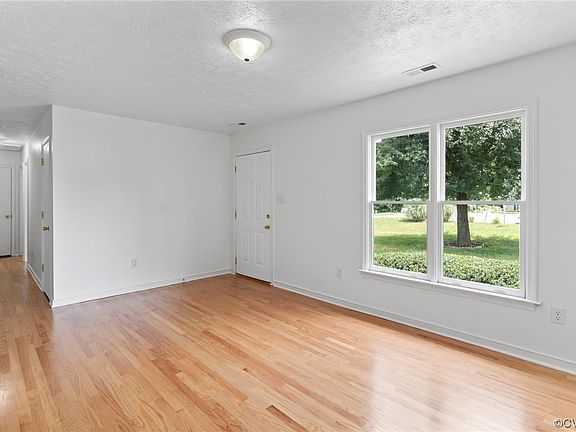 5th image of 1108 Highland Meadow Ct
