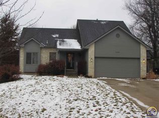 3852 SW Wood Valley Dr, Topeka, KS 66610