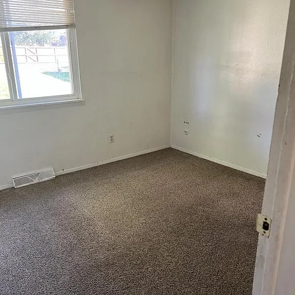1217 Redwood Dr — Photo 9