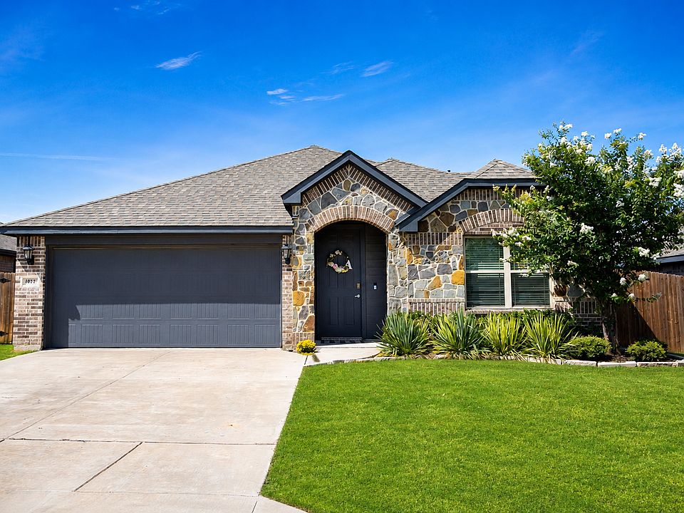 1st image of 1032 Fairfax Dr
