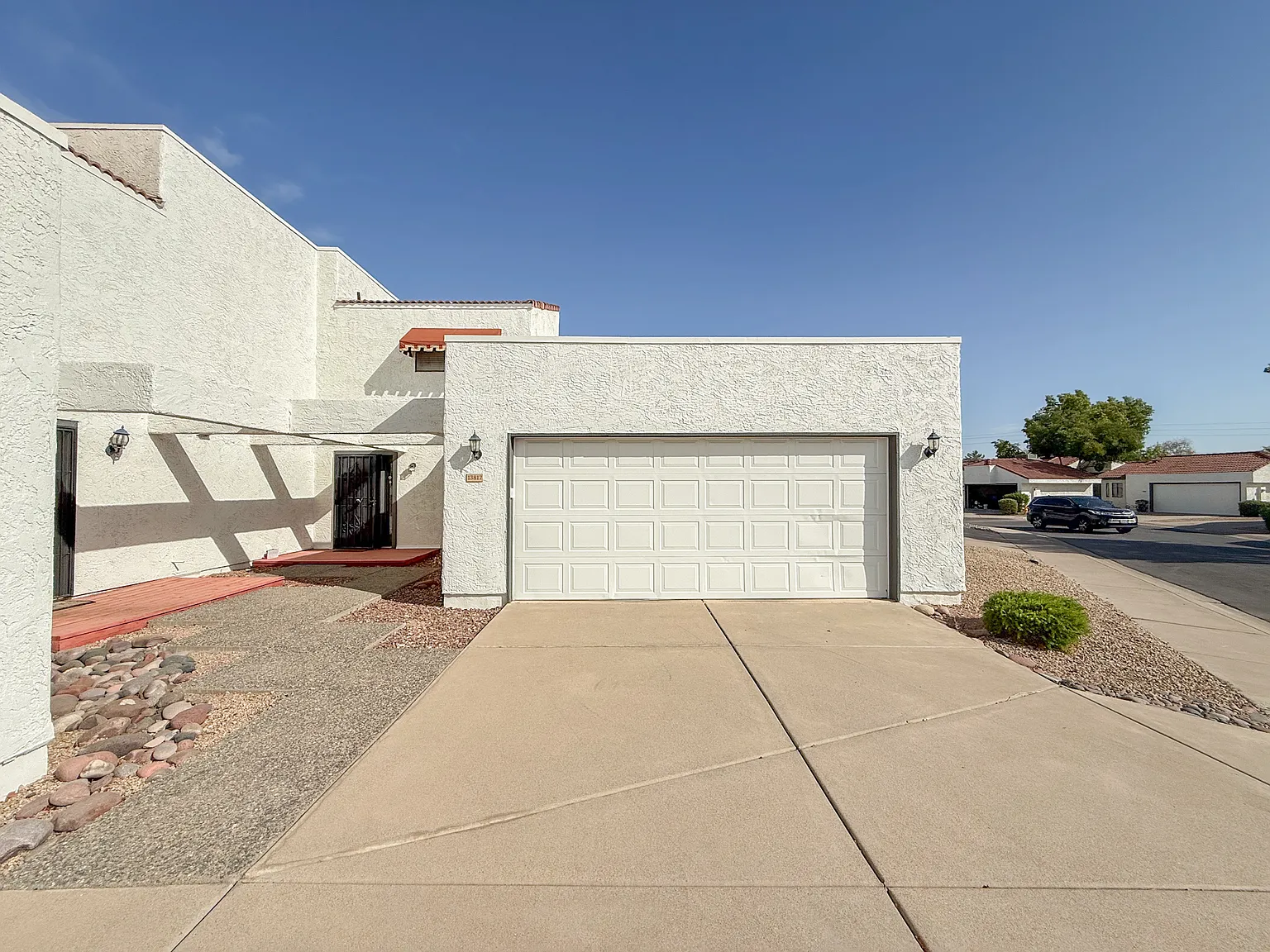 2 bed, 2.0 bath, 1214 sqft, $2,195 — Photo 2