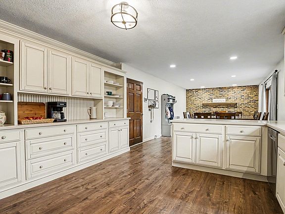 5th image of 1207 Briarwood Dr