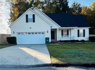 321 Sharpsburg Rd, Fayetteville, NC 28311