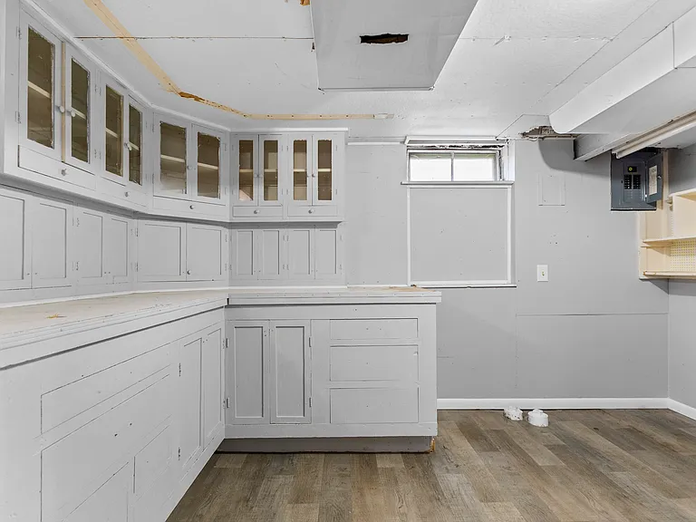 21328 Audette St — Photo 37