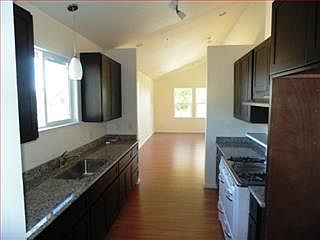 4th image of 409 7th St