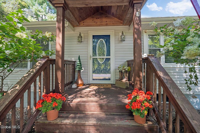 4th image of 128 Coveville Road
