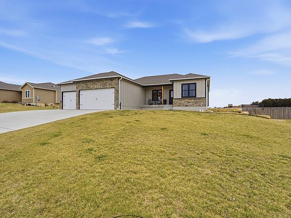 2nd image of 513 Ledgestone Ridge Ct