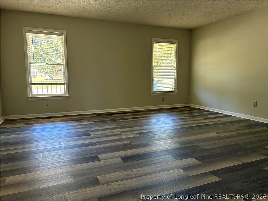 3 bed, 2.0 bath, 1719 sqft, $1,500 — Photo 2
