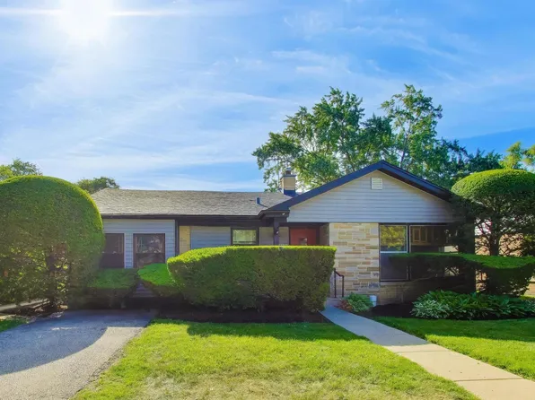 8631 E Prairie Rd, Skokie, IL 60076