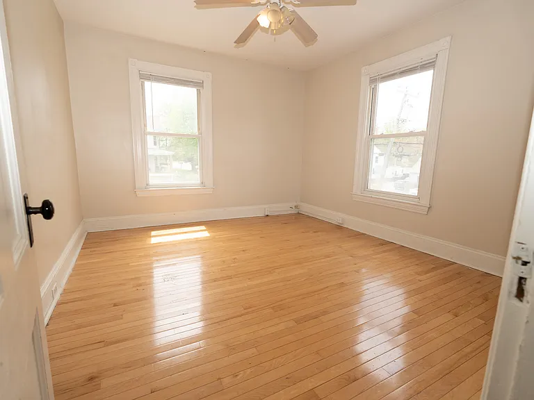 139 Allen Ave — Photo 6