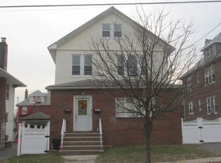 236 Columbus Pl, Cliffside Park, NJ 07010