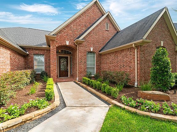 2nd image of 714 Silver Creek Cir