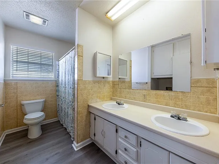 13817 Abrahamson Ct — Photo 5