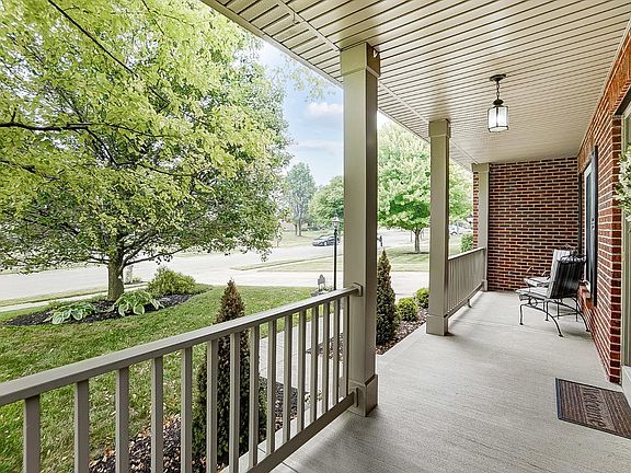 3rd image of 4831 Shagbark Ct