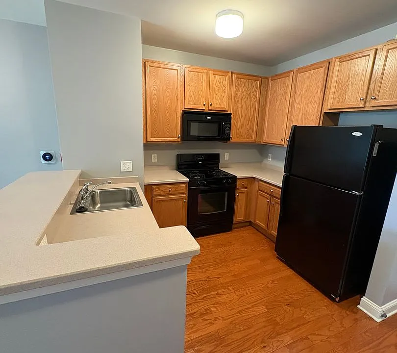 200 W Elm St #1206