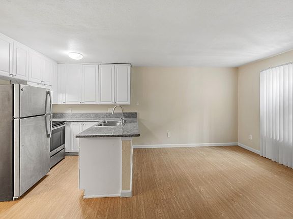 5th image of 4044 Texas St APT 3