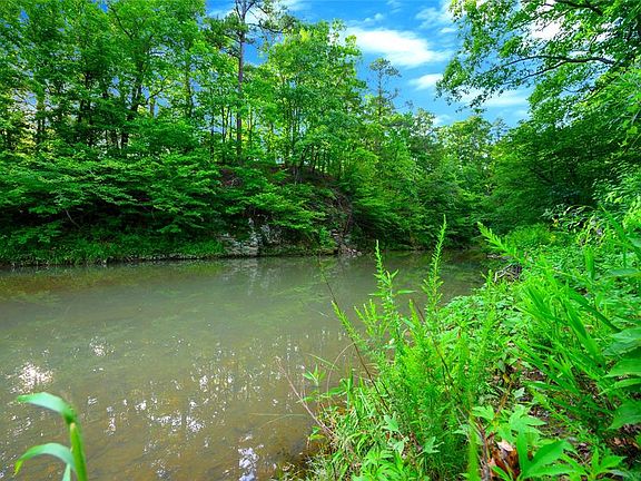 3rd image of 190 Creek Side Trl