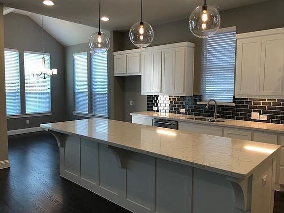 3rd image of 8301 Shoreacres Dr