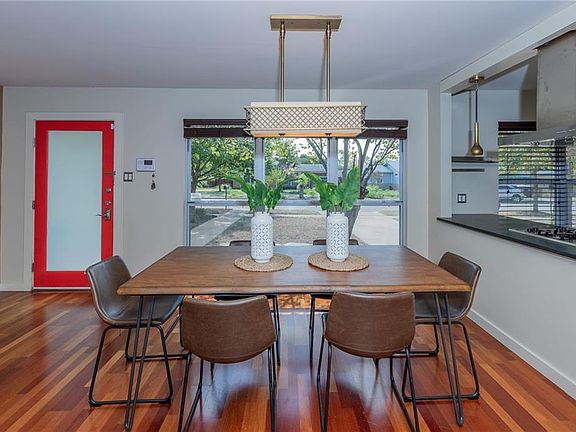 5th image of 102 E O'Dell St