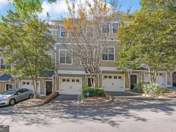 1960 Sterling Oaks Cir, Atlanta, GA 30319