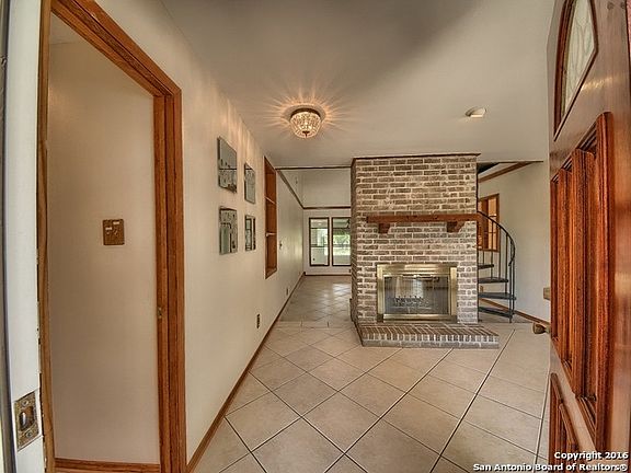 3rd image of 6808 Circle Oak Dr