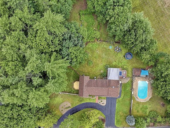 4th image of 11 Wendover Way