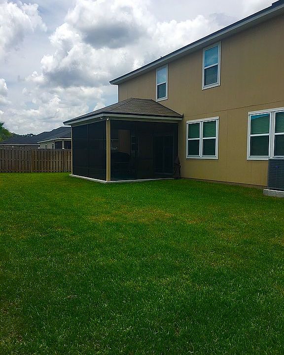 1st image of 15975 Bainebridge Dr