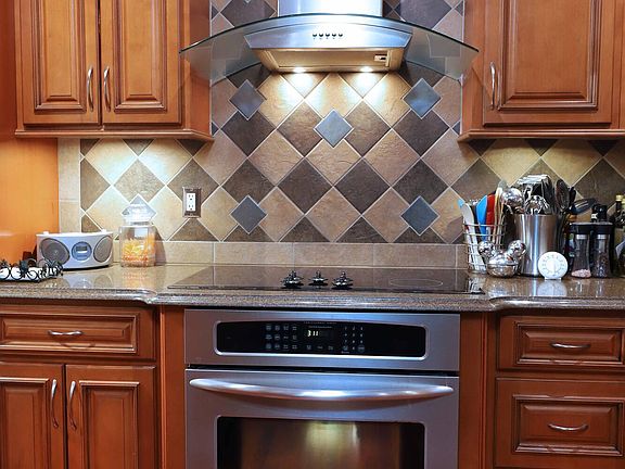 4th image of 2387 Hickory Hill Road