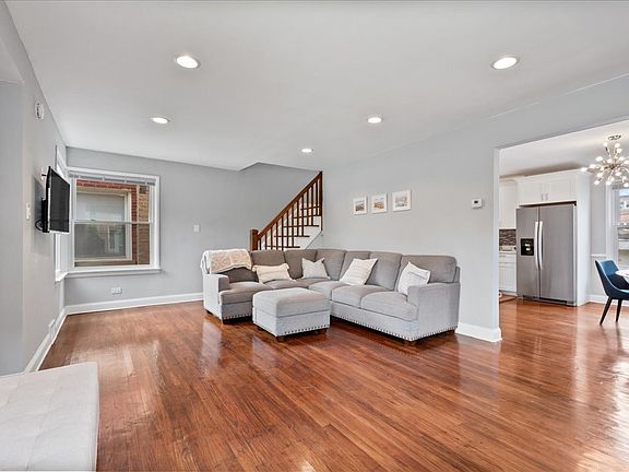 2nd image of 2611 W Jarlath St
