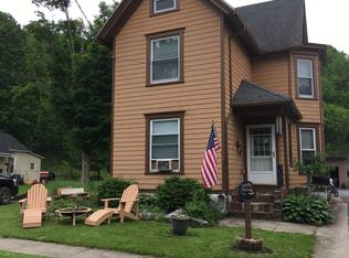11 Green St, Camillus, NY 13031