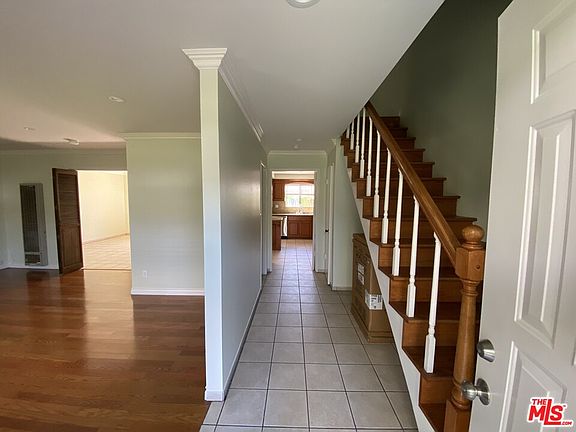 3rd image of 1137 W 164th St APT A
