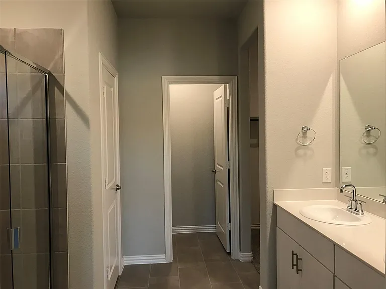 1806 Canyon Ln — Photo 10
