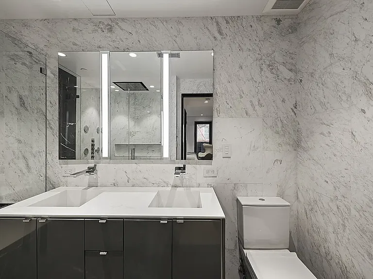 442 E 13th St #5 — Photo 11