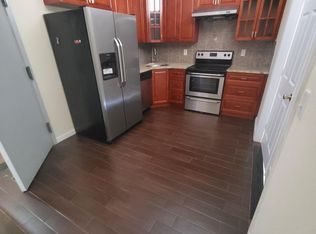 1100 Spring Garden St #C, Philadelphia, PA 19123