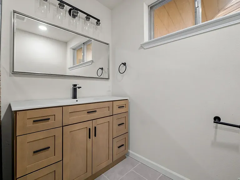 209 Windcrest Dr — Photo 12