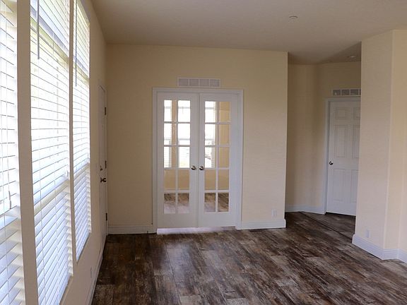 5th image of 742 W Verano Ave