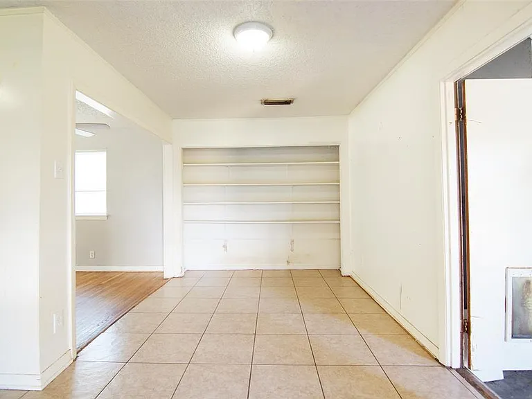 4048 Newshire Dr — Photo 7