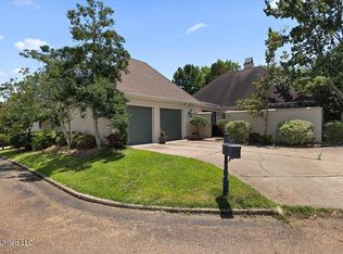 10 Northpointe Cv, Jackson, MS 39211