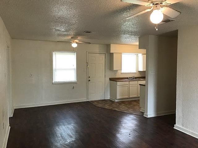 2nd image of 10033 Grove Oaks Blvd
