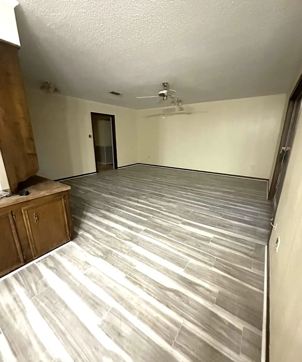 3 bed, 2.5 bath, 2598 sqft, $2,500 — Photo 3