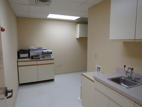 2nd image of 555 Kitchings Dr